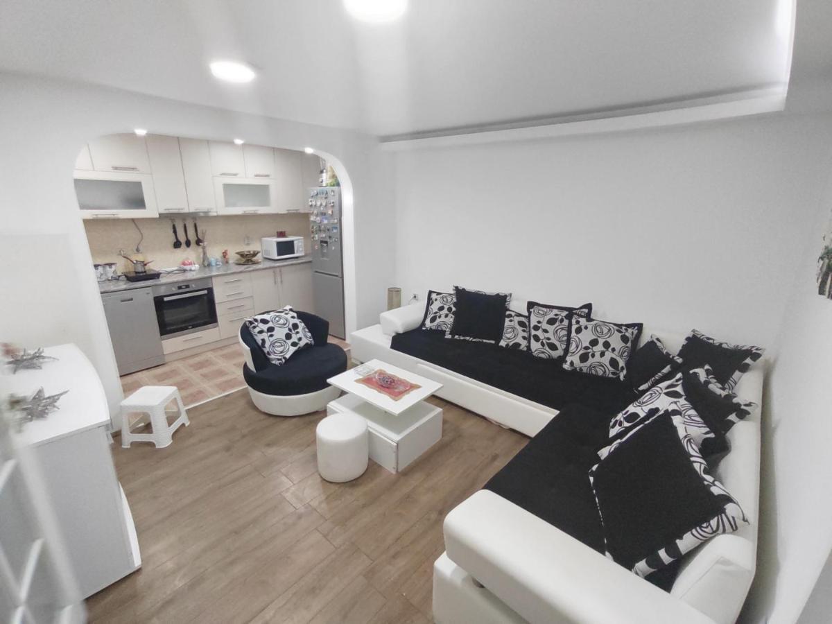 Bilja'S House Apartment Ni Екстериор снимка