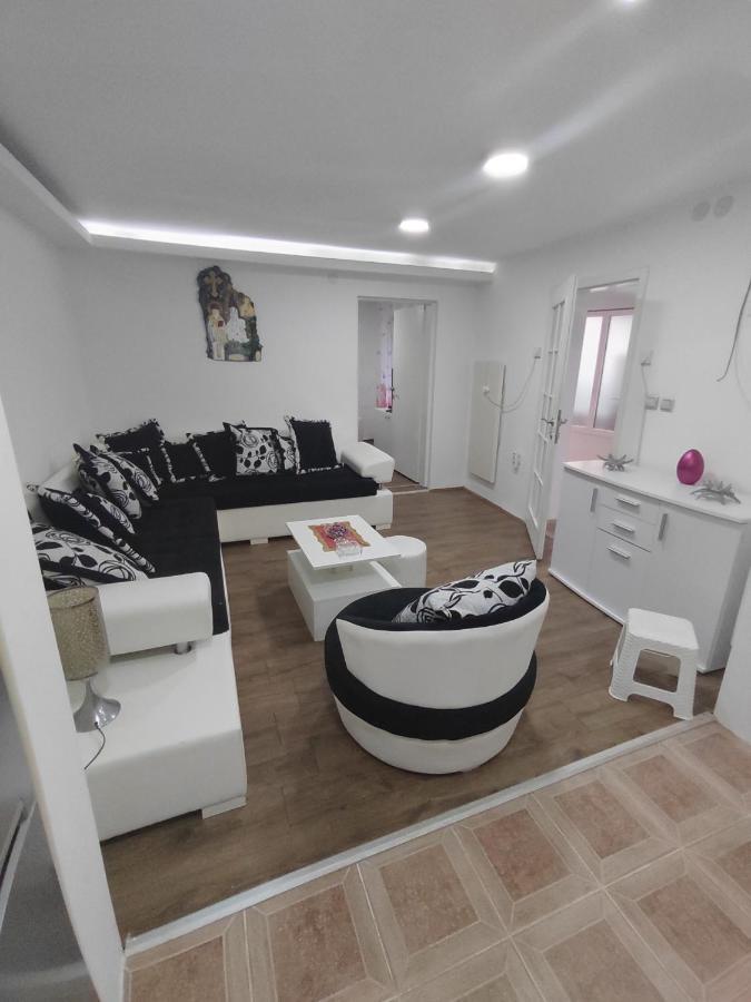Bilja'S House Apartment Ni Екстериор снимка